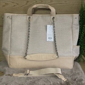 The Woven Tote in Beige
BEIS limited edition